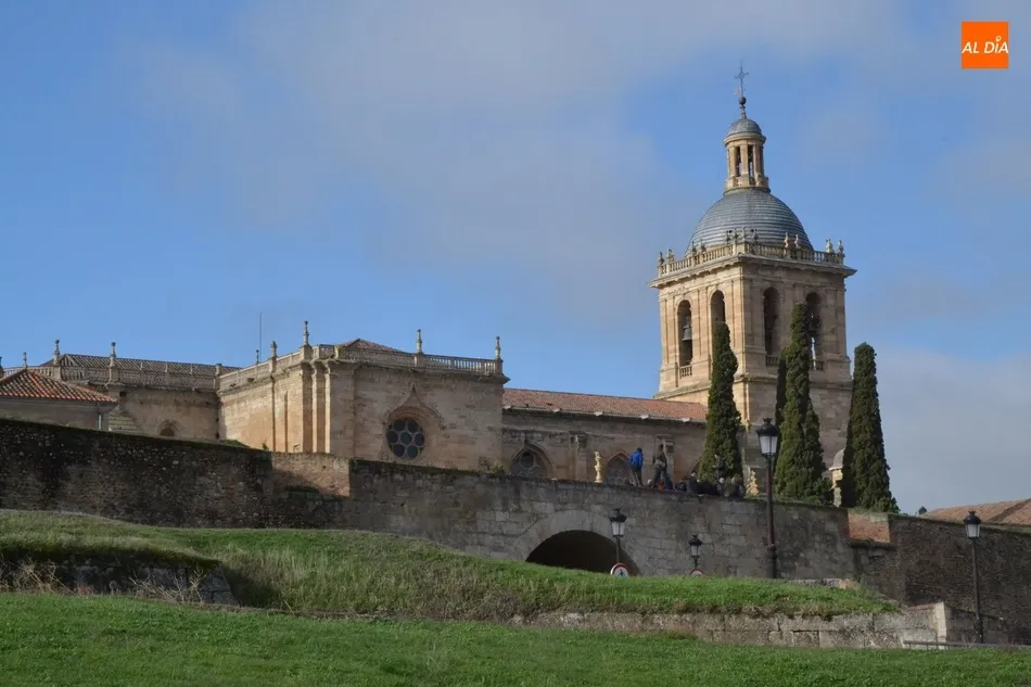 Los centros de estudios de Béjar y Benavente se suman a la petición de un Obispo titular  