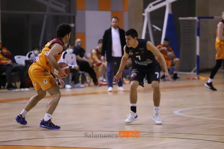 Foto 8 - El Aquimisa Carbajosa recupera la sonrisa tras superar al segundo clasificado (79-70)  