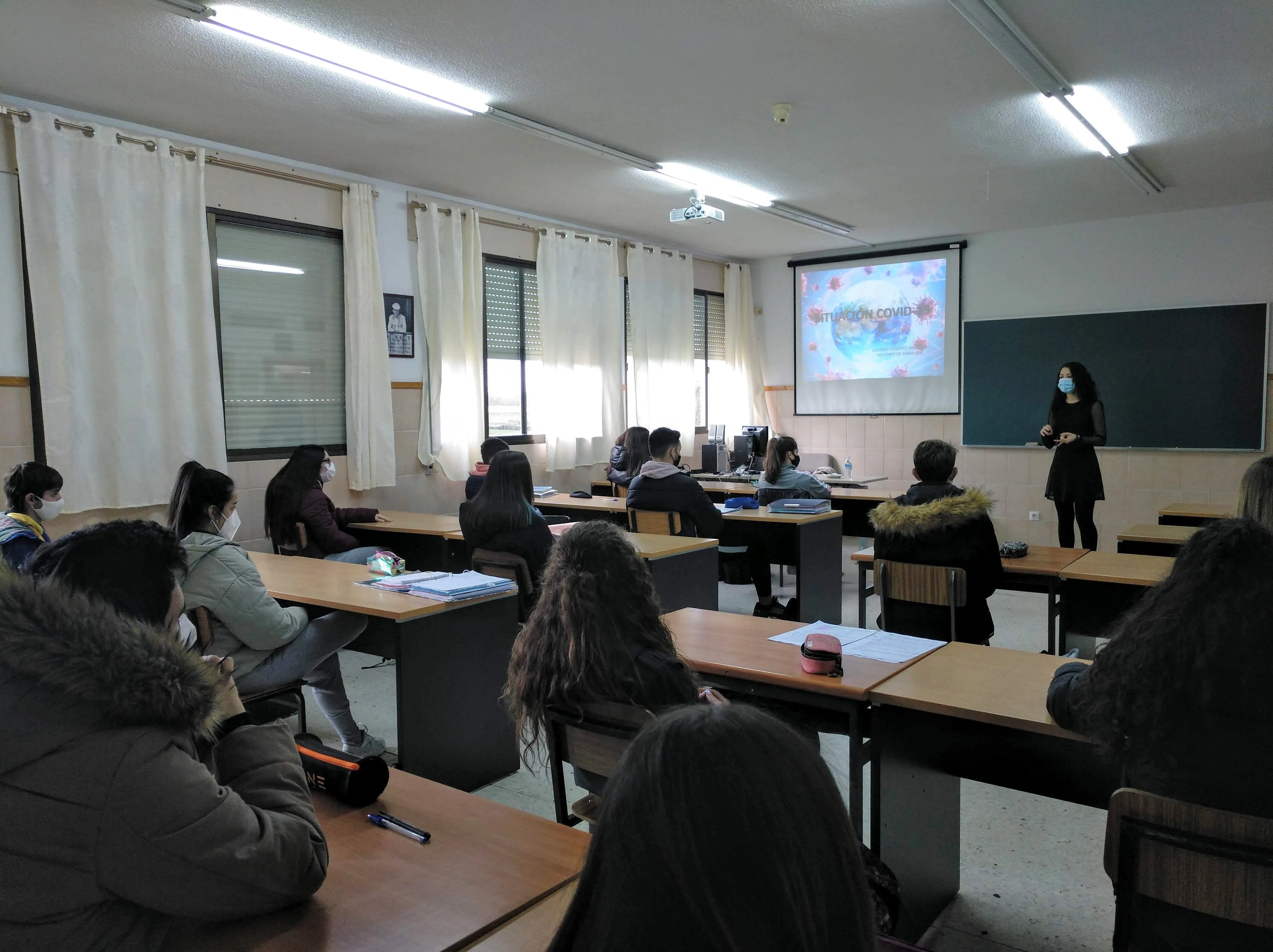 Ponencia sobre el coronavirus impartido por Lourdes Sánchez