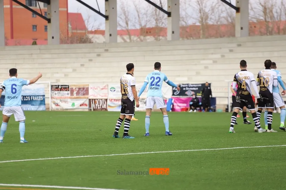 Foto 6 - Unionistas es humano: pierde con el Celta &lsquo;B&rsquo; despu&eacute;s de 9 partidos y Serna se queda sin racha ...