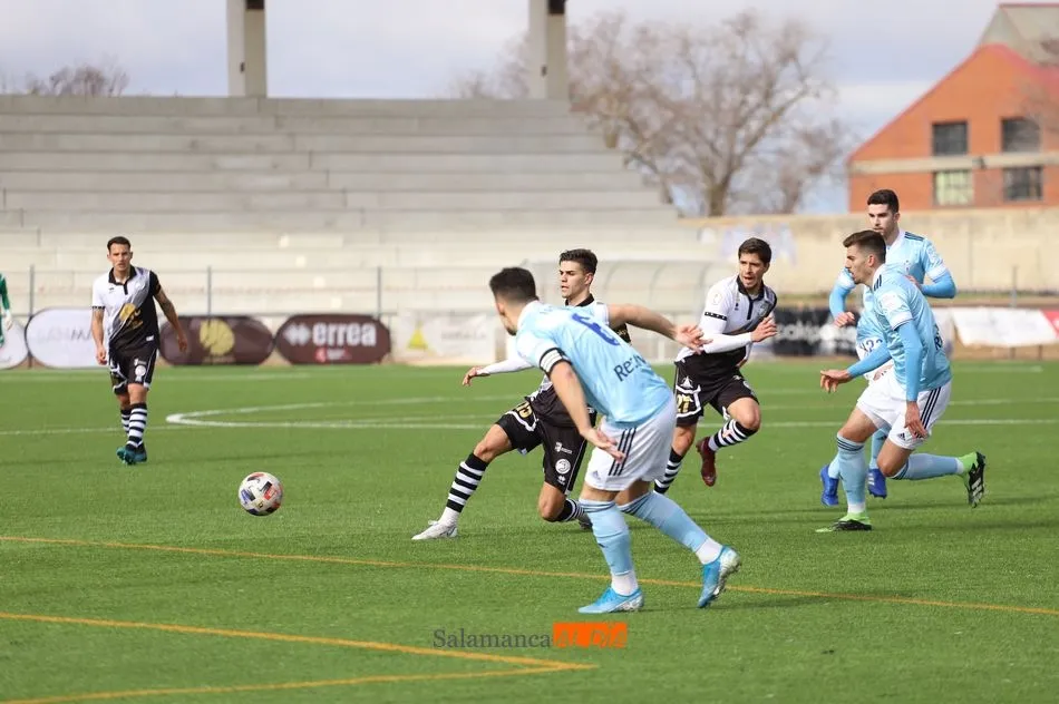 Foto 4 - Unionistas es humano: pierde con el Celta &lsquo;B&rsquo; despu&eacute;s de 9 partidos y Serna se queda sin racha ...