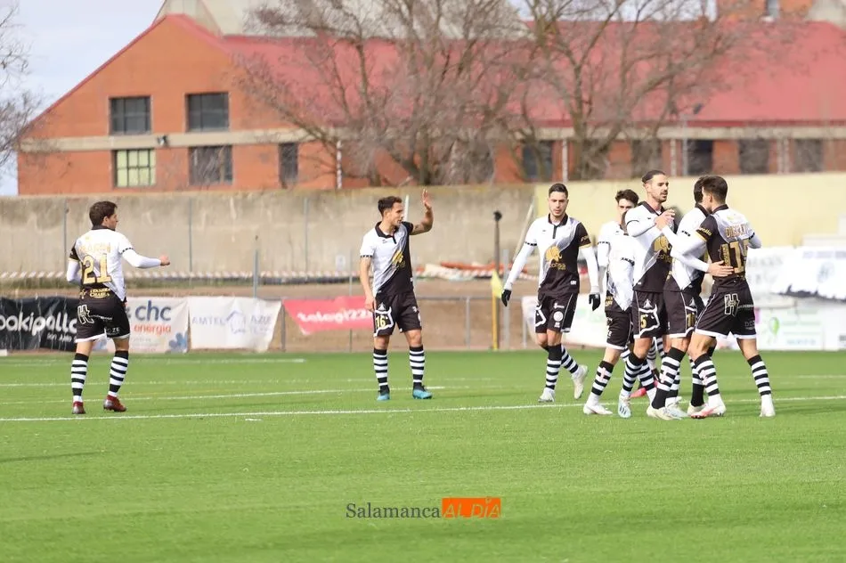 Foto 3 - Unionistas es humano: pierde con el Celta &lsquo;B&rsquo; despu&eacute;s de 9 partidos y Serna se queda sin racha ...