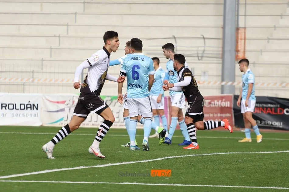 Foto 2 - Unionistas es humano: pierde con el Celta &lsquo;B&rsquo; despu&eacute;s de 9 partidos y Serna se queda sin racha ...
