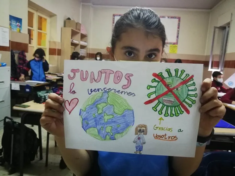 Foto 5 - Escolares se une a la campa&ntilde;a &lsquo;Pensando en ti&rsquo; para animar a sanitarios y pacientes covid del...