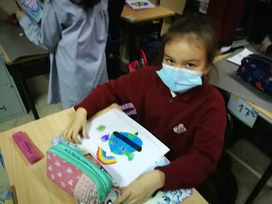 Foto 3 - Escolares se une a la campa&ntilde;a &lsquo;Pensando en ti&rsquo; para animar a sanitarios y pacientes covid del...