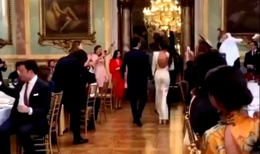 Una de las escenas del vídeo de esta boda que ha circulado por las redes sociales