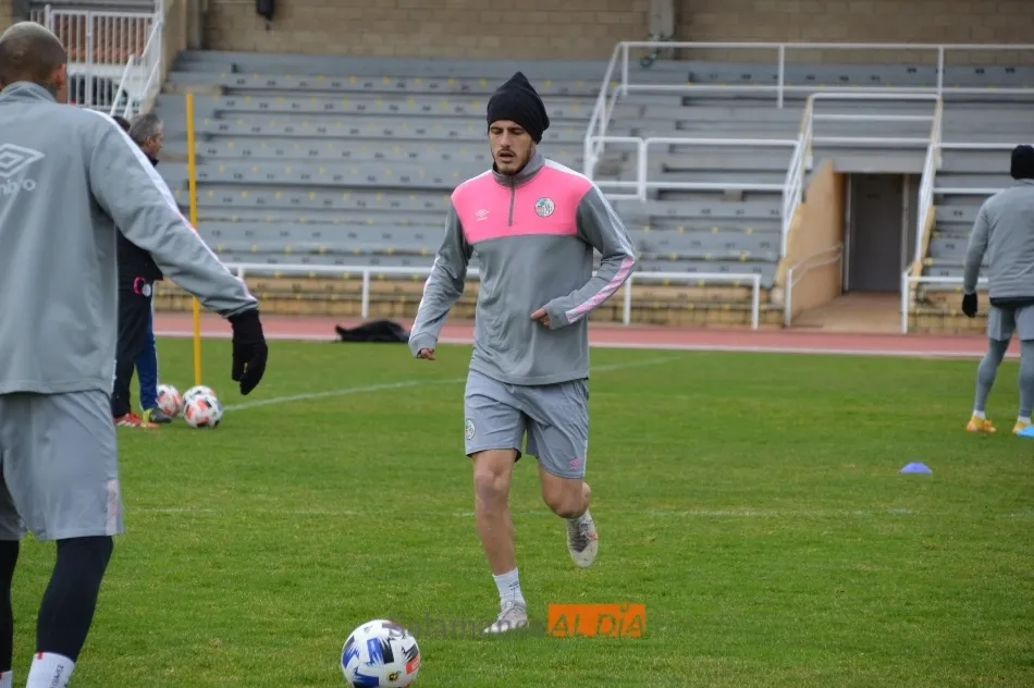 Foto 10 - Ausencias de Javi Navas y Juancho en el entrenamiento del Salamanca UDS tras el triunfo en Ferrol
