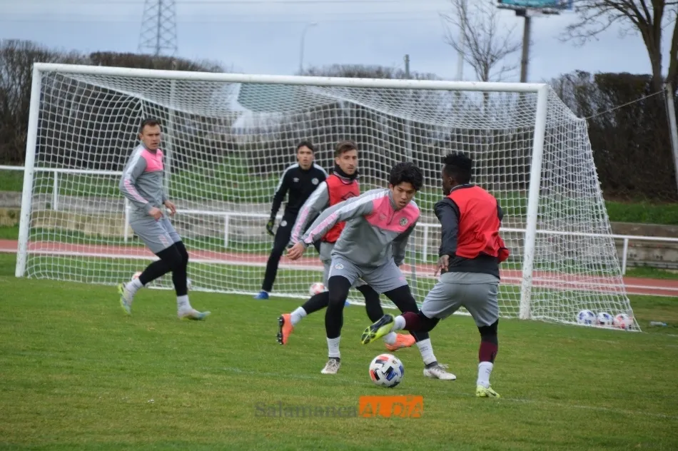 Foto 8 - Ausencias de Javi Navas y Juancho en el entrenamiento del Salamanca UDS tras el triunfo en Ferrol