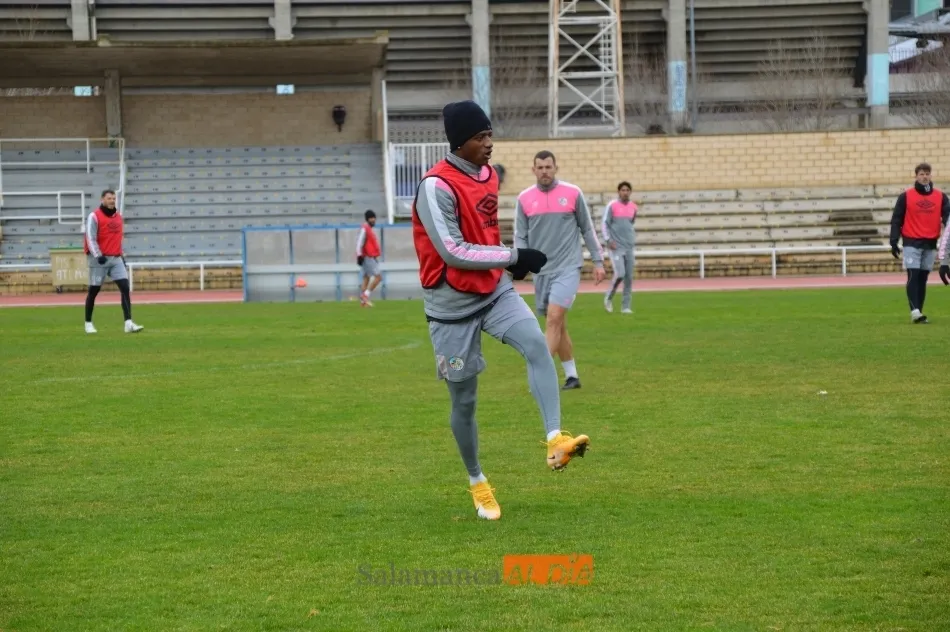 Foto 5 - Ausencias de Javi Navas y Juancho en el entrenamiento del Salamanca UDS tras el triunfo en Ferrol