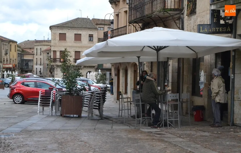 Foto 5 - Las terrazas vuelven a las calles mirobrigenses  