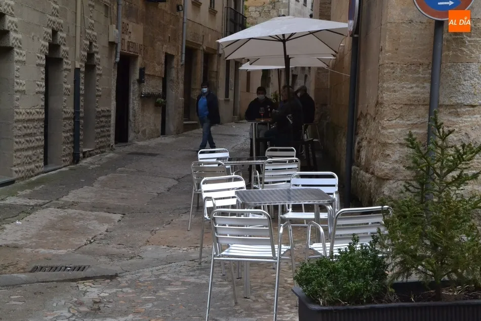 Foto 6 - Las terrazas vuelven a las calles mirobrigenses  