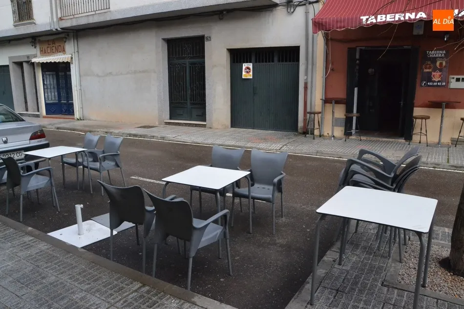 Foto 2 - Las terrazas vuelven a las calles mirobrigenses  