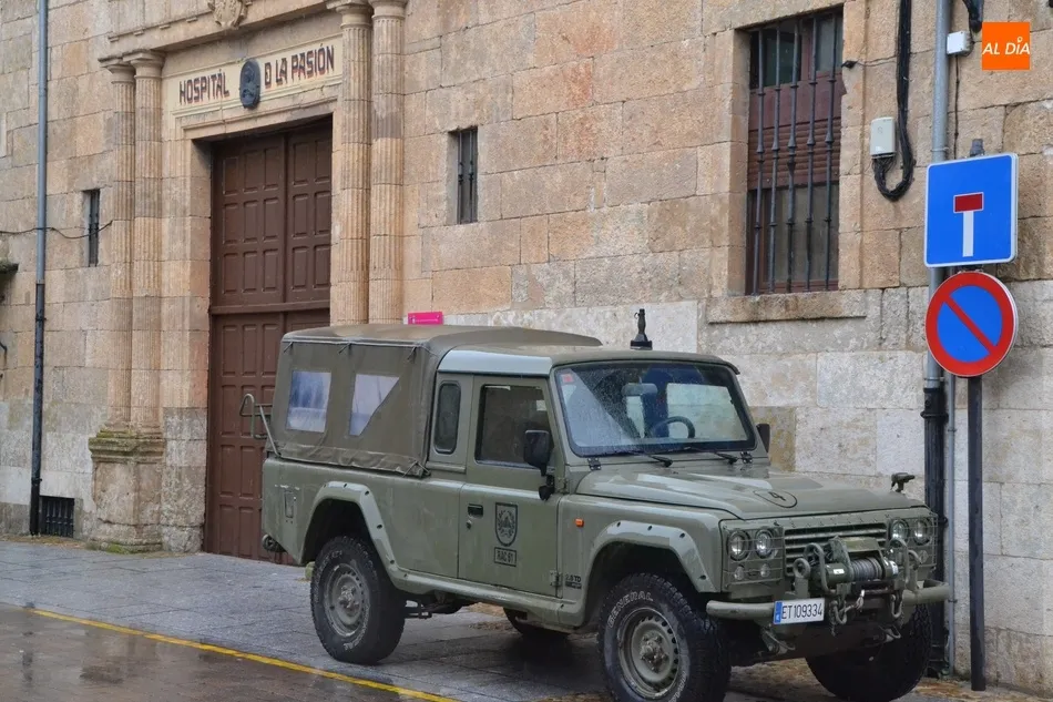 Foto 5 - Efectivos del Ej&eacute;rcito de Tierra desinfectan el Hospital de la Pasi&oacute;n  