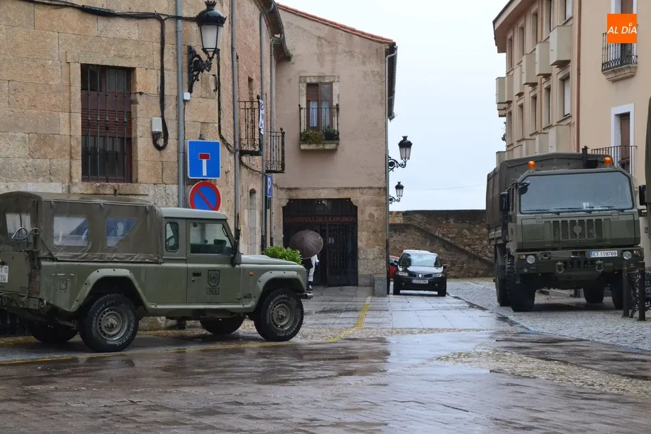 Foto 7 - Efectivos del Ej&eacute;rcito de Tierra desinfectan el Hospital de la Pasi&oacute;n  