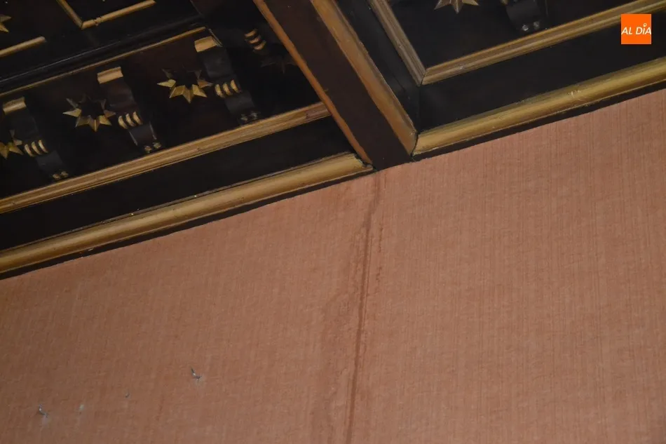 Foto 4 - El Sal&oacute;n de Plenos de la Casa Consistorial, con problemas de goteras  