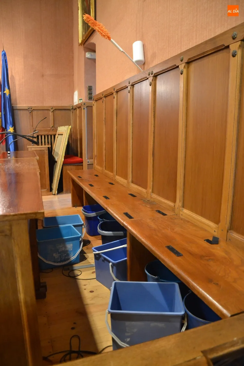 Foto 10 - El Sal&oacute;n de Plenos de la Casa Consistorial, con problemas de goteras  