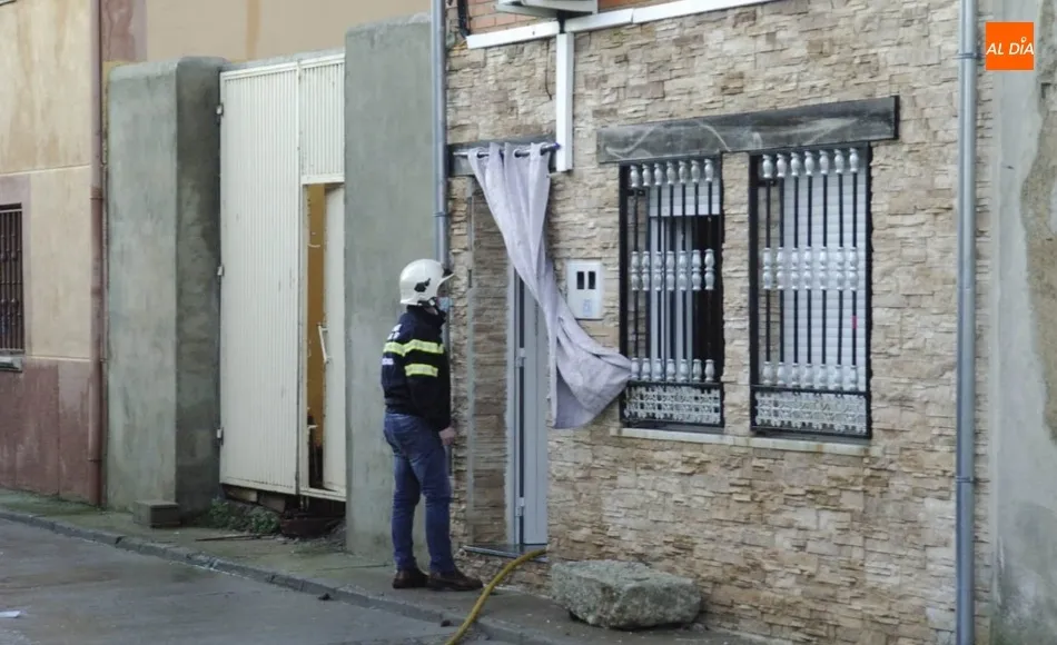 Foto 4 - Un aparato el&eacute;ctrico causa un incendio en una vivienda del barrio de El Puente  