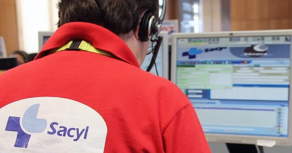 Los portavoces sindicales del CAU, que han señalado que únicamente piden que se respete la antigüedad porque es un derecho adquirido. Foto archivo EP