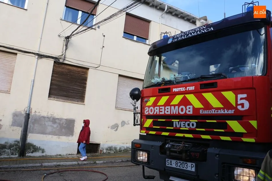 Foto 8 - Un incendio en una buhardilla causa alarma en el centro de Guijuelo