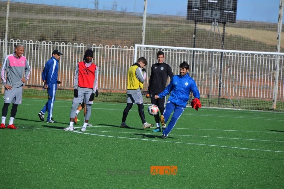 Foto 7 - Javi Navas vuelve al grupo y se entrena con normalidad en el Salamanca UDS