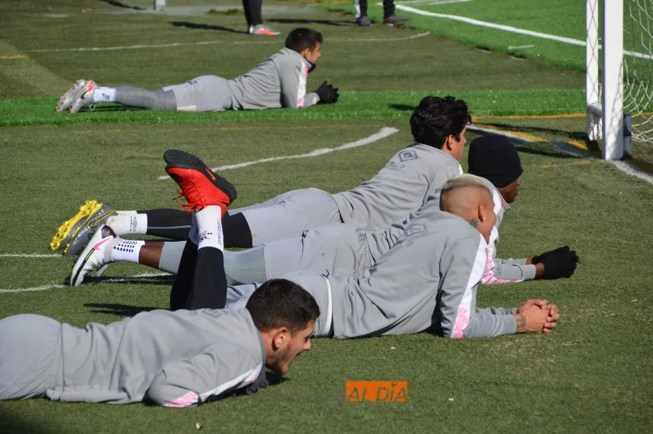 Foto 6 - Javi Navas vuelve al grupo y se entrena con normalidad en el Salamanca UDS