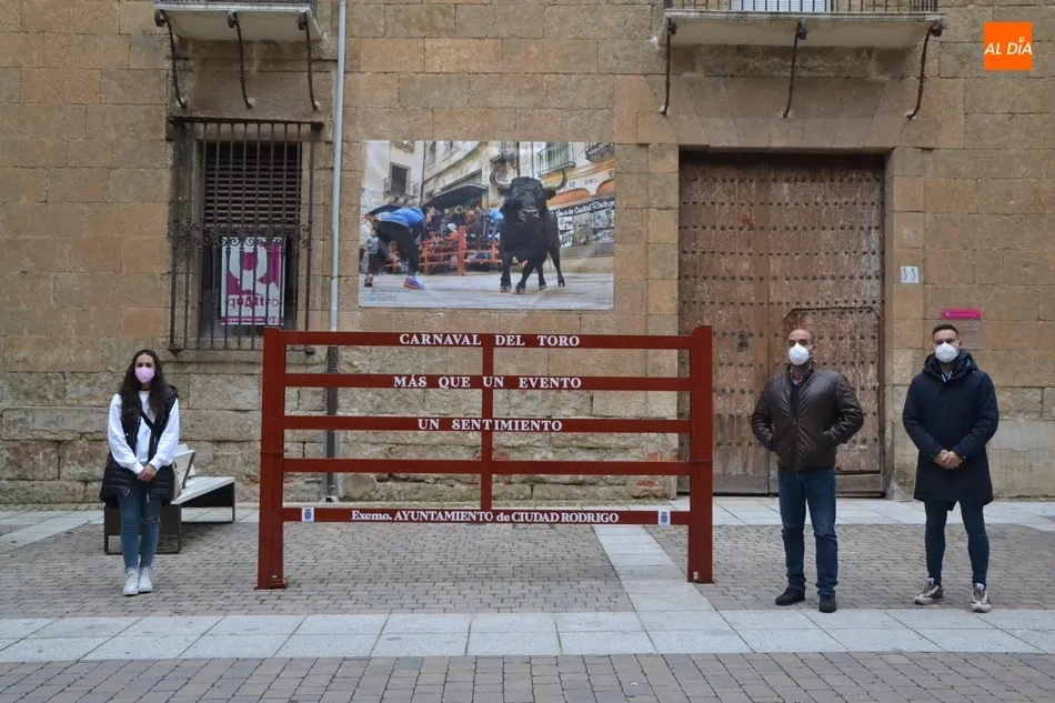 Foto 5 - Desplegada una simb&oacute;lica exposici&oacute;n callejera para tener presente el sentimiento carnavalero  
