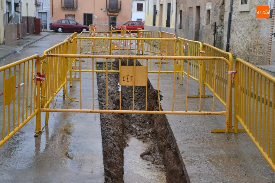 Foto 5 - Intervenci&oacute;n de urgencia en la calle &Aacute;lamo Chico para sustituir la red de aguas sucias  