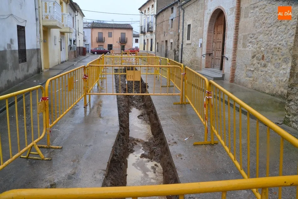 Foto 6 - Intervenci&oacute;n de urgencia en la calle &Aacute;lamo Chico para sustituir la red de aguas sucias  