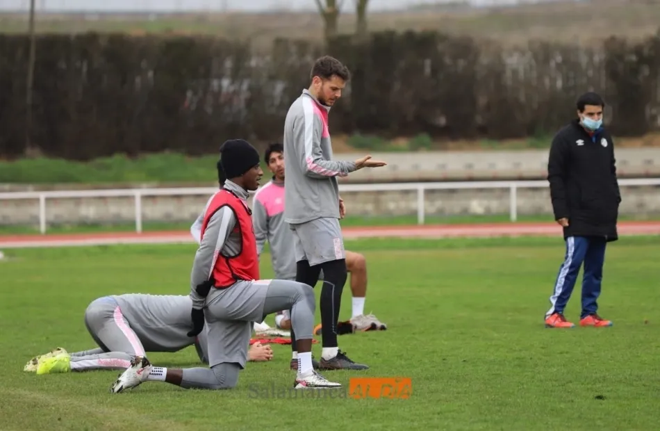 Foto 8 - Sesi&oacute;n del Salamanca UDS en Las Pistas para preparar la &lsquo;final&iacute;sima&rsquo; contra el Pontevedra