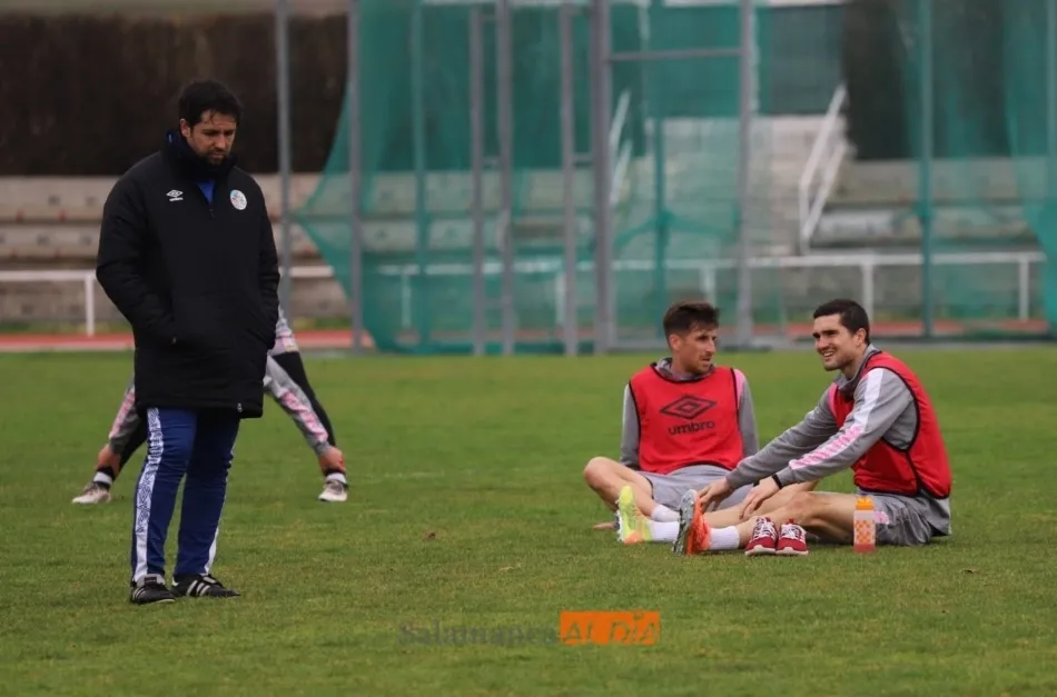 Foto 5 - Sesi&oacute;n del Salamanca UDS en Las Pistas para preparar la &lsquo;final&iacute;sima&rsquo; contra el Pontevedra