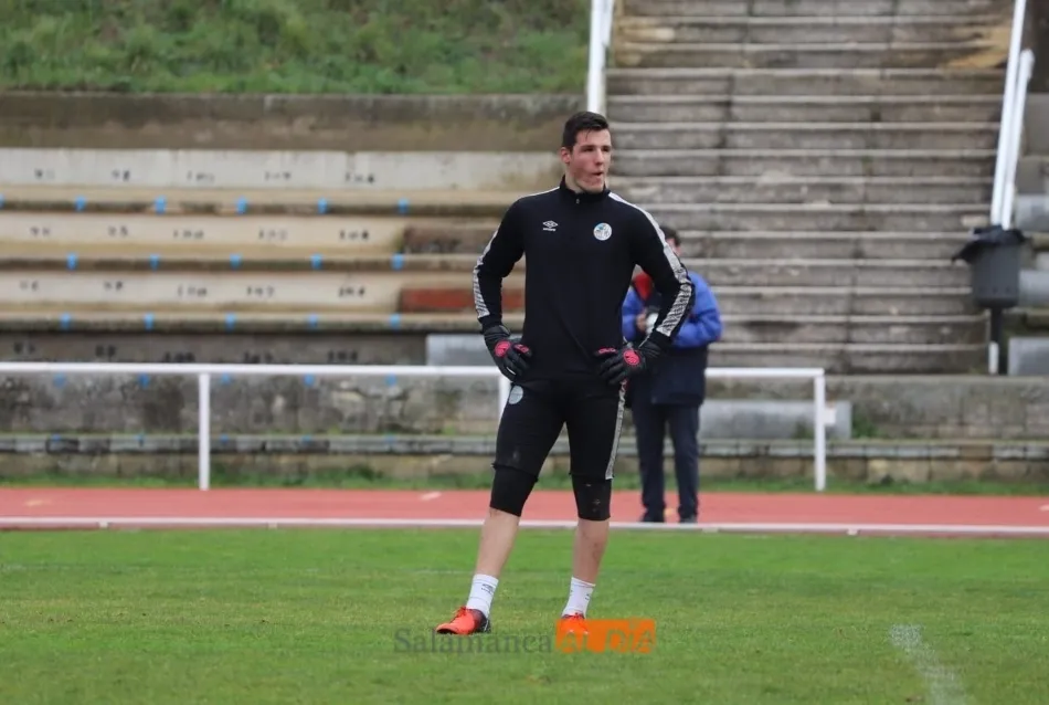 Foto 2 - Sesi&oacute;n del Salamanca UDS en Las Pistas para preparar la &lsquo;final&iacute;sima&rsquo; contra el Pontevedra