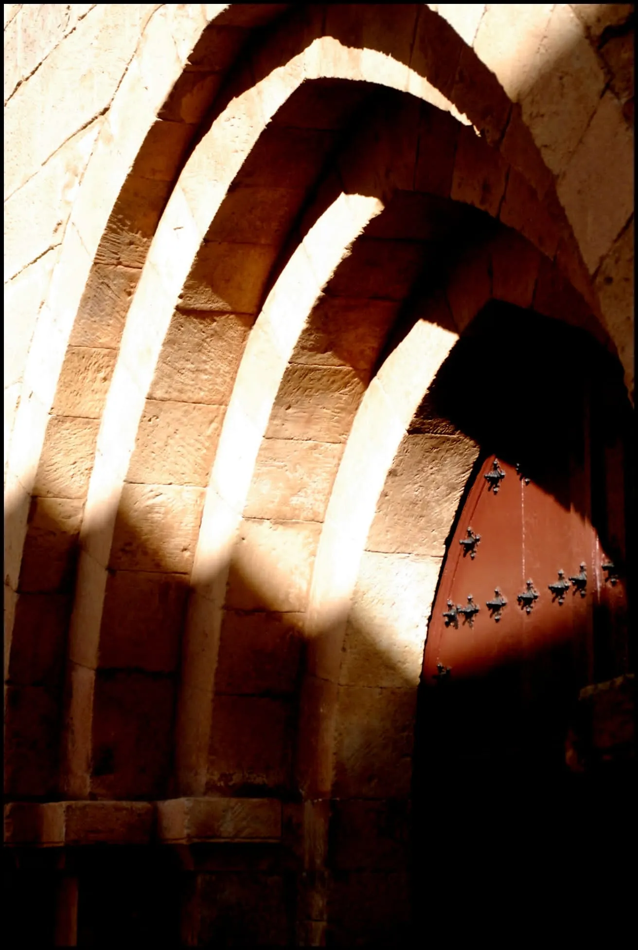 Foto 2 - La iglesia redonda, piel soleada