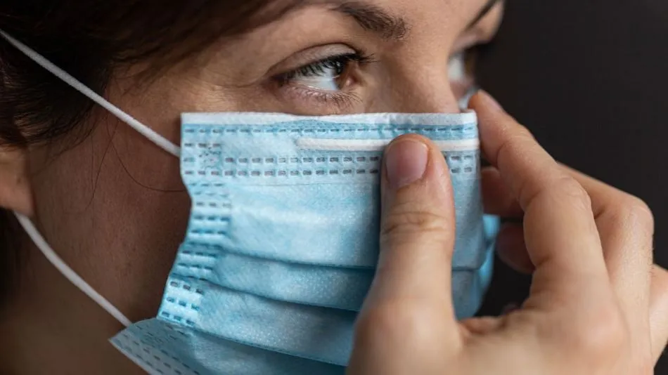 Satse reclama, una vez más, la utilización de mascarillas FFP2 para todo el personal sanitario. Foto de Iñaki Bersaluce -EP