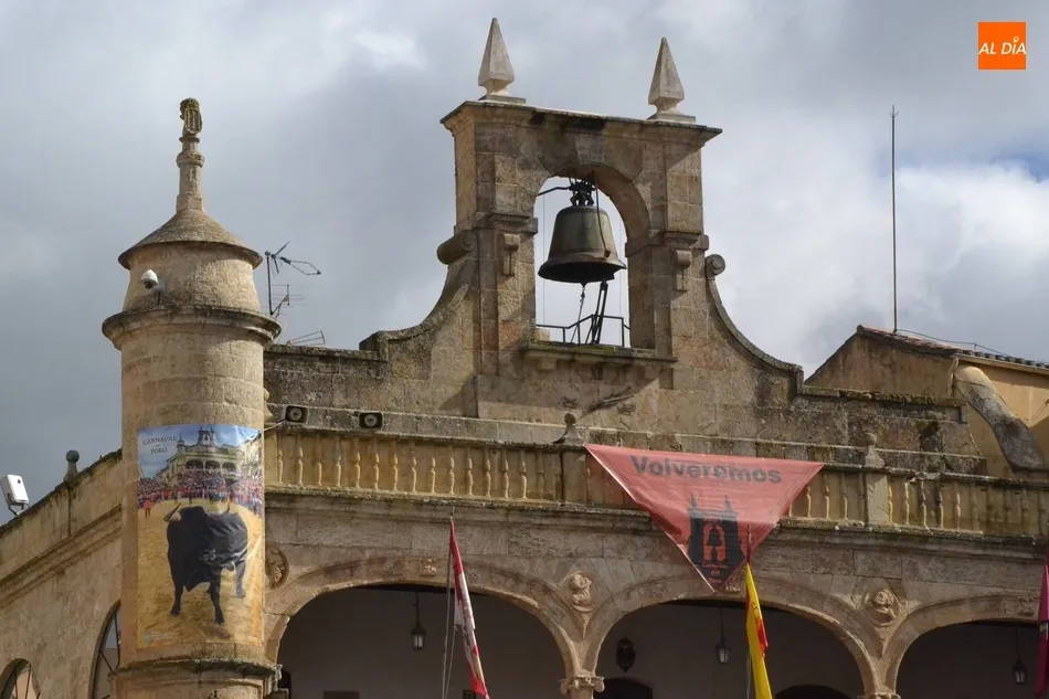 Foto 3 - Hist&oacute;rico Campanazo de bienvenida al &lsquo;No Carnaval&rsquo; 2021 con la Plaza pr&aacute;cticamente vac&iacute;a  