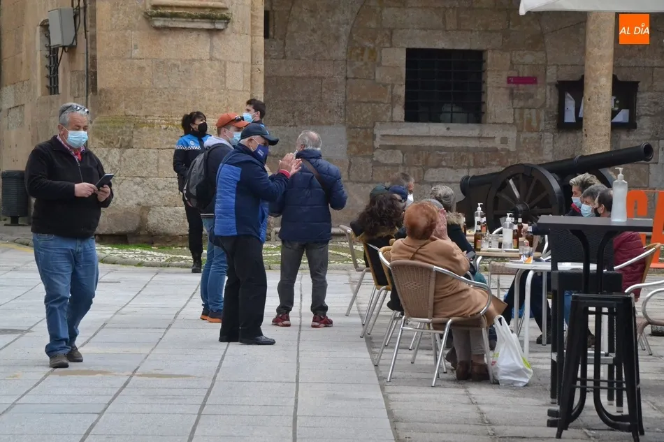 Foto 8 - Hist&oacute;rico Campanazo de bienvenida al &lsquo;No Carnaval&rsquo; 2021 con la Plaza pr&aacute;cticamente vac&iacute;a  