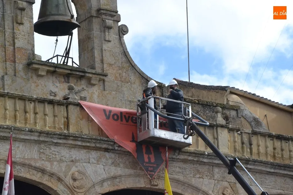 Foto 5 - Hist&oacute;rico Campanazo de bienvenida al &lsquo;No Carnaval&rsquo; 2021 con la Plaza pr&aacute;cticamente vac&iacute;a  
