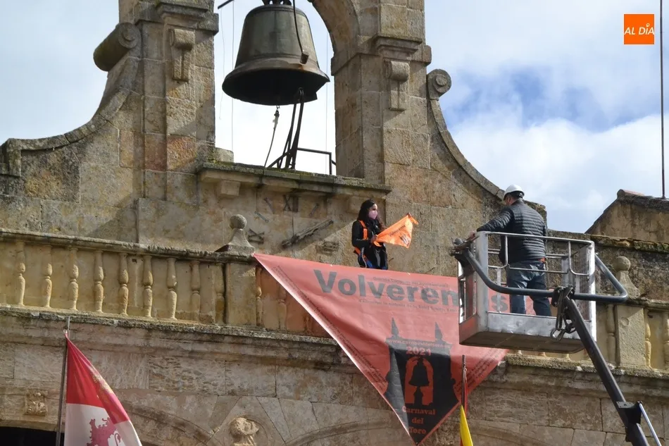 Foto 7 - Hist&oacute;rico Campanazo de bienvenida al &lsquo;No Carnaval&rsquo; 2021 con la Plaza pr&aacute;cticamente vac&iacute;a  
