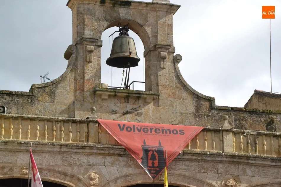 Foto 2 - Hist&oacute;rico Campanazo de bienvenida al &lsquo;No Carnaval&rsquo; 2021 con la Plaza pr&aacute;cticamente vac&iacute;a  