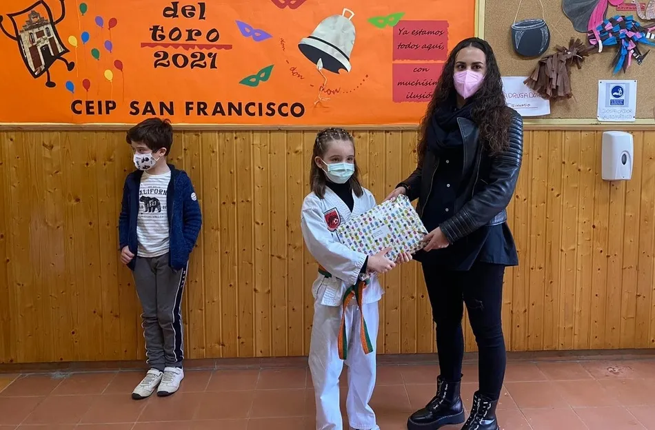 Foto 10 - Entregados los premios del Concurso de Dibujo Infantil del Carnaval  