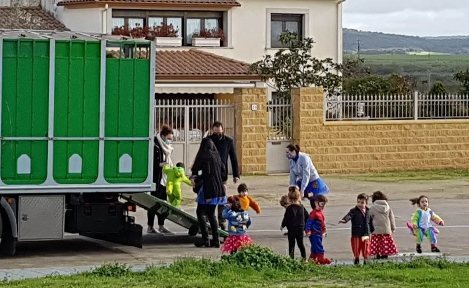 Foto 9 - La Escuela Infantil se disfraza para celebrar la llegada del Carnaval  