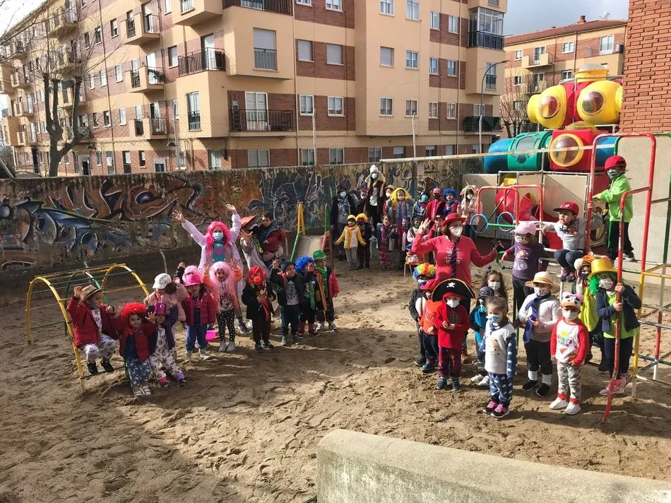 Foto 4 - Carnaval con mucho ingenio en el Colegio Concertado Pizarrales