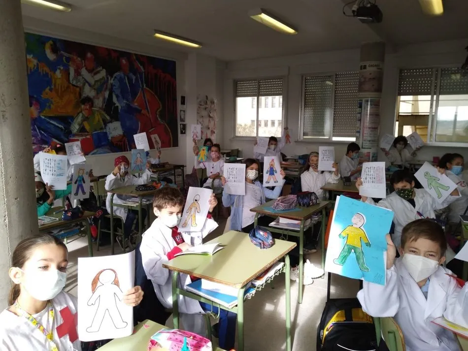 Foto 11 - El Colegio Antonio Machado celebra su carnaval con un homenaje a los sanitarios&nbsp;