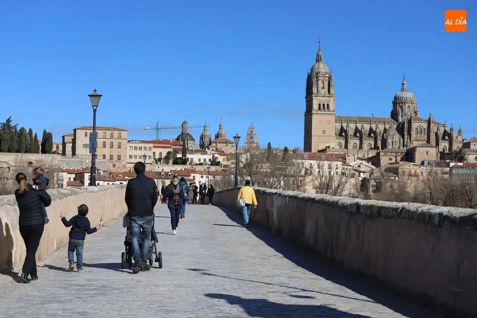 Foto 10 - El buen tiempo atrae a numerosos vecinos a las terrazas de Salamanca