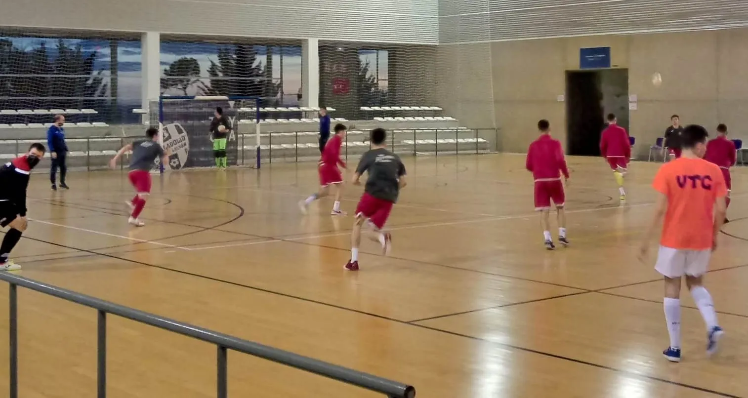 El III Juvenil acaba por caer con claridad ante el líder pese a voltear el marcador en dos...