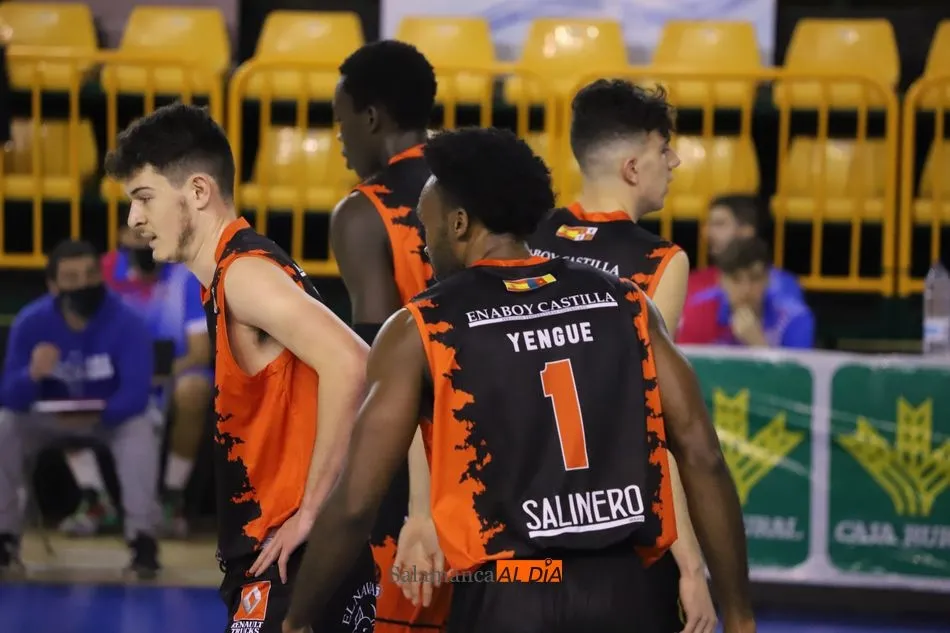 Foto 10 - Paliza del CB Tormes al Filipenses (92-68)