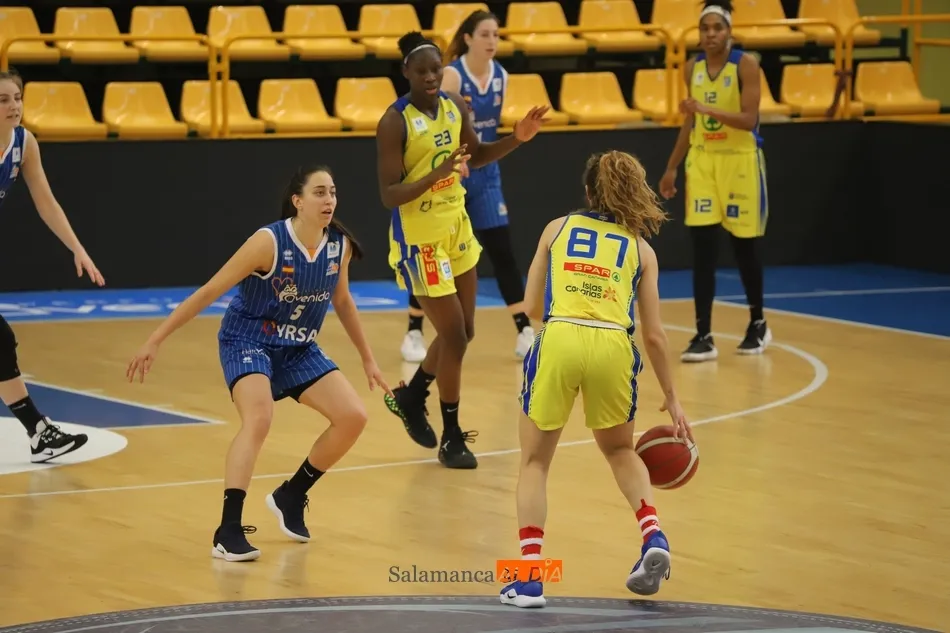 Foto 4 - El Perfumer&iacute;as Avenida no se olvida de ganar en el debut de Bella Alarie ante el Spar Gran Canaria ...