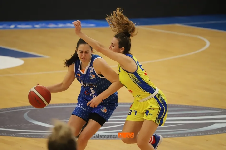 Foto 2 - El Perfumer&iacute;as Avenida no se olvida de ganar en el debut de Bella Alarie ante el Spar Gran Canaria ...