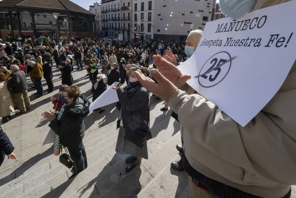 Protesta esta mañana del colectivo de Abogados Cristianos en Valladolid - PHOTOGENIC/PABLO REQUEJO