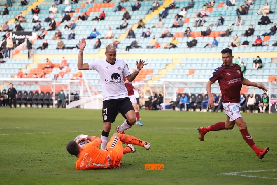 Foto 9 - El Salamanca UDS dice adi&oacute;s a todo: vuelve a fracasar y se inmola en su partido m&aacute;s importante de ...