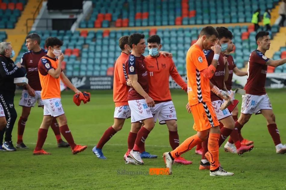 Foto 6 - El Salamanca UDS dice adi&oacute;s a todo: vuelve a fracasar y se inmola en su partido m&aacute;s importante de ...